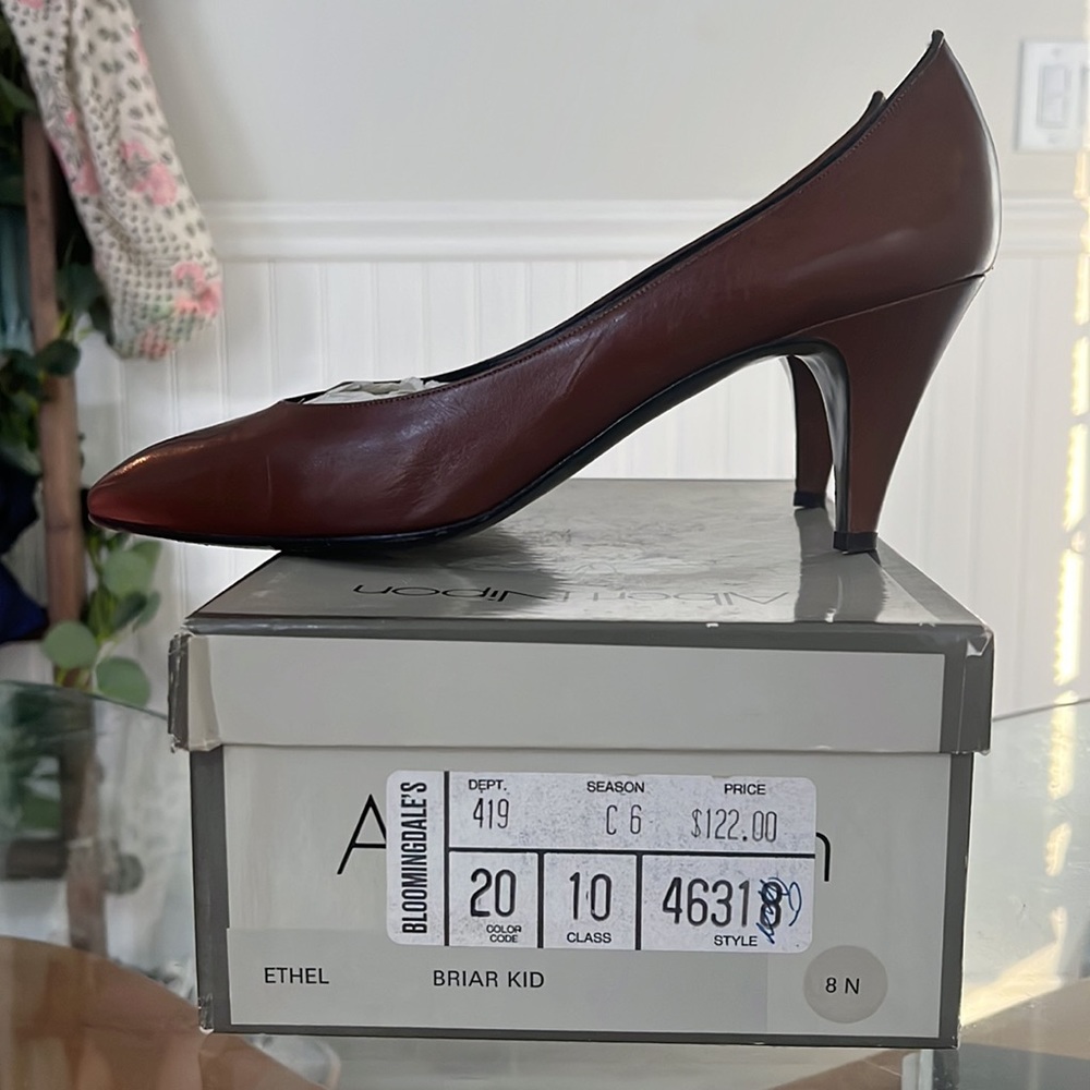 Albert Nipon Brown Leather Heels. Size Women’s 8. - image 4